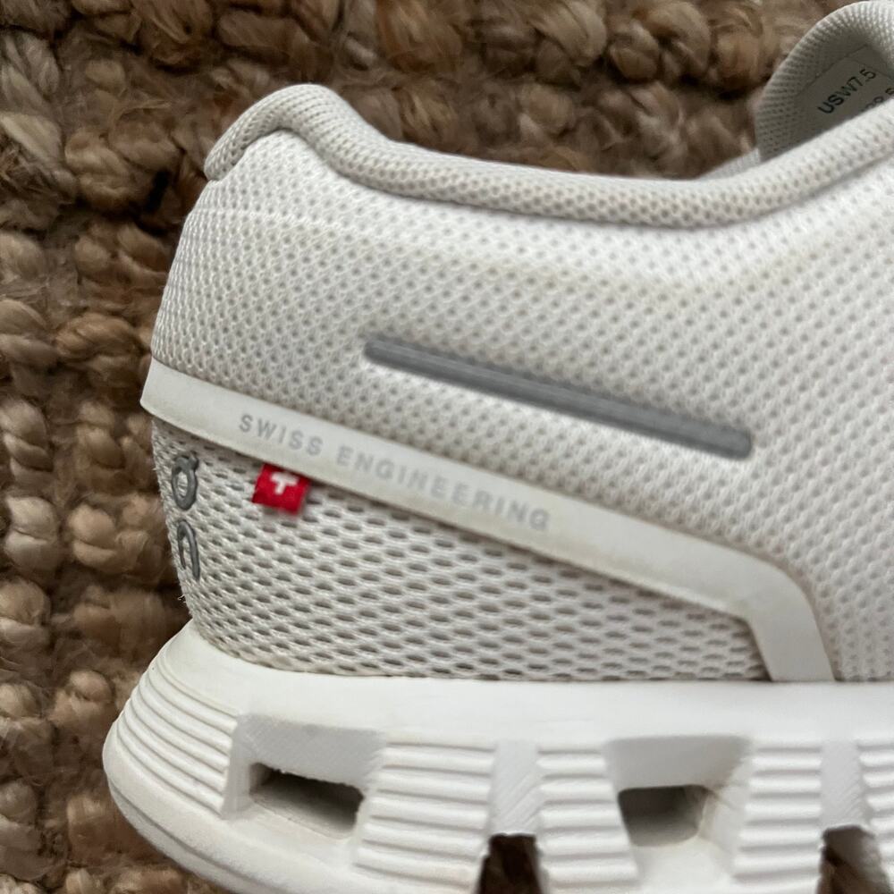 On Cloud 5 Women 7.5 White Running Shoes Sneakers CloudTec Swiss Engineering - Picture 11 of 14